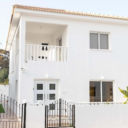 Luxvillasrentals Айя-Напа Номер фото